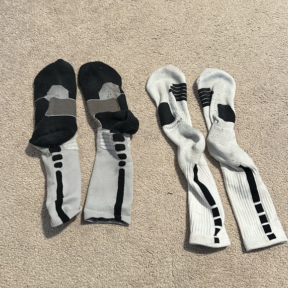 White/ black Nike elite socks - Picture 2 of 2